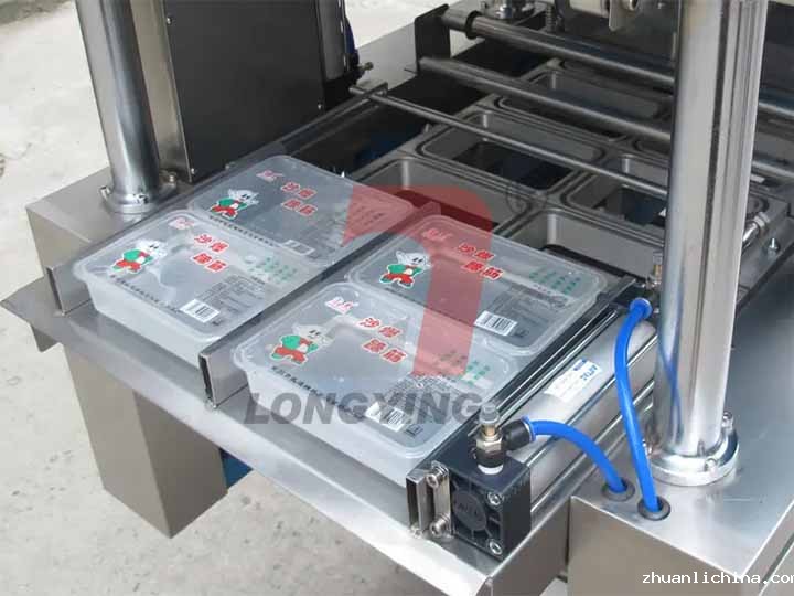 龙应鸭血豆腐全自动灌装封口机